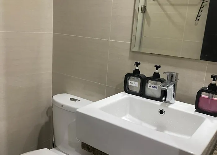 Hotel Alliyah's Condotel Near Naia Terminal 3 5*