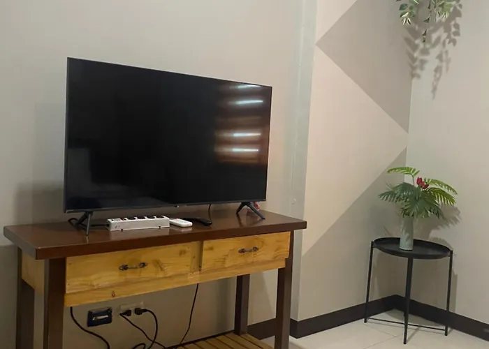 Alliyah's Condotel Near Naia Terminal 3 Hotel